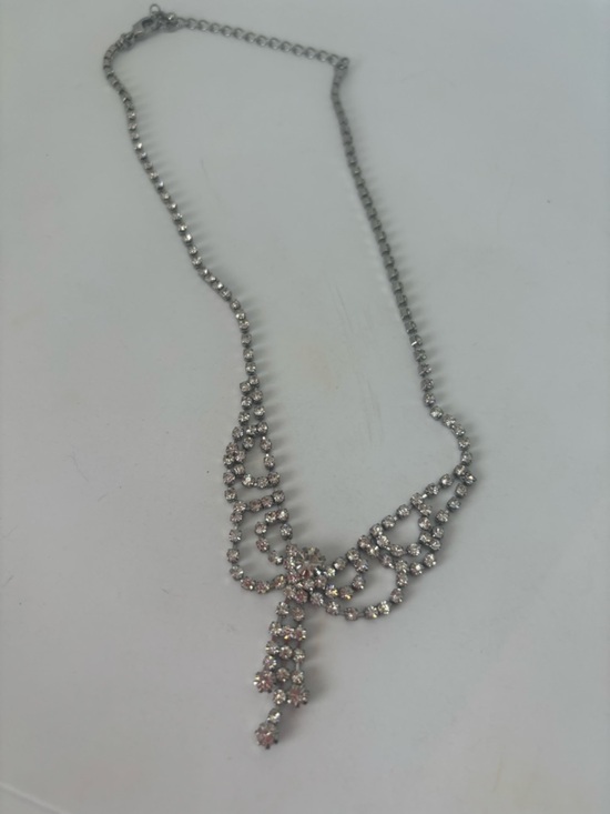 Jewelry - Vintage Silver Crystal Drop Necklace